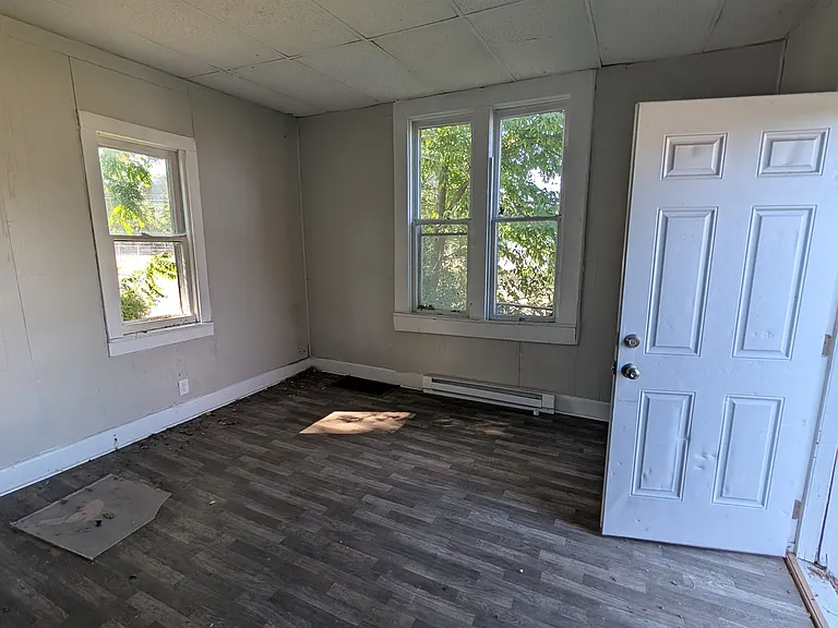 2710 W Antoinette St — Photo 3