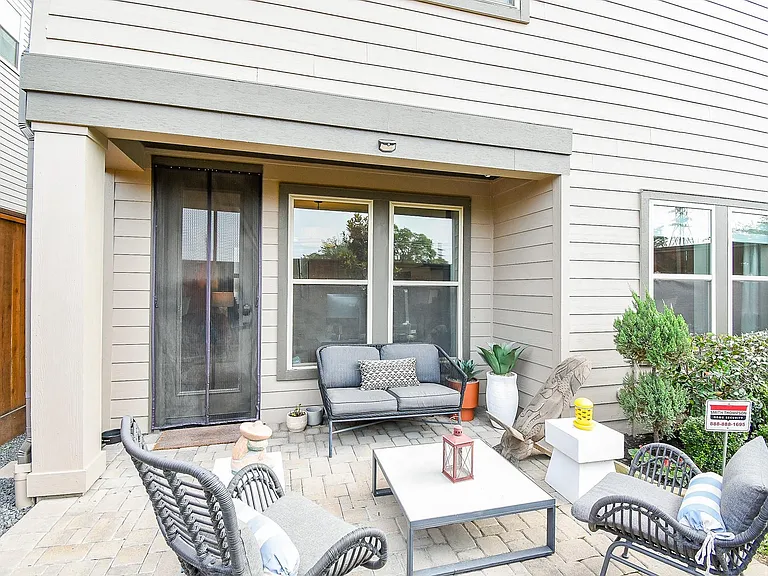10914 Brambling Wood Dr S — Photo 31