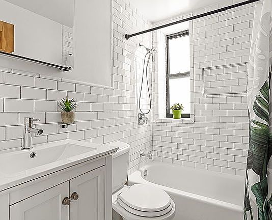 4th image of 297 13th St #1B