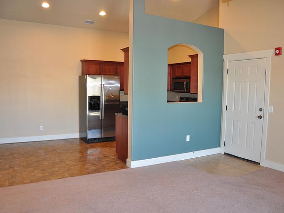 5th image of 161 W Springview Dr #509