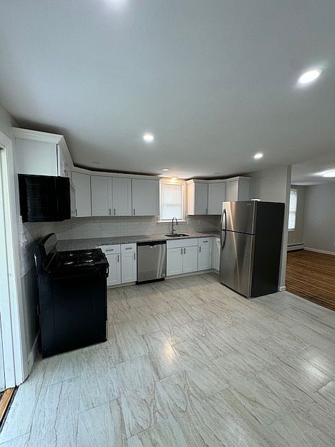1st image of 139 Bradford St #1