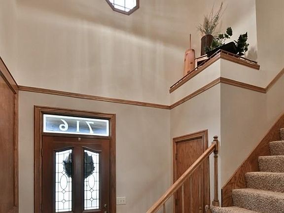 3rd image of 716 Elm Hurst Dr