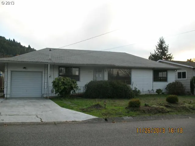 2839 W Langenberg Ave photo 1
