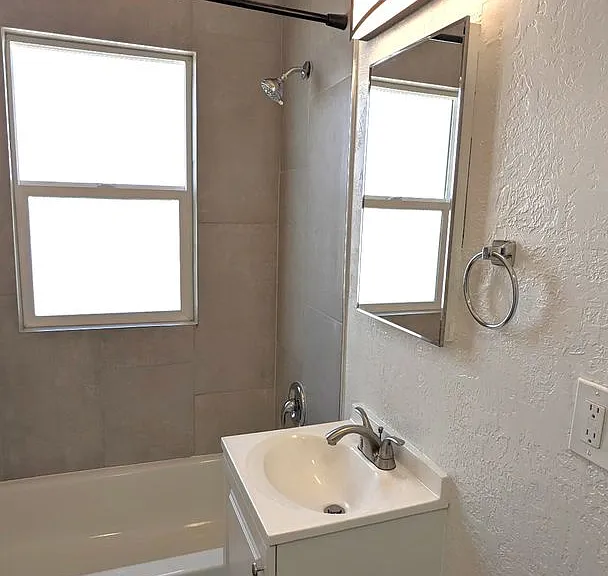 163 E Commonwealth Ave — Photo 13