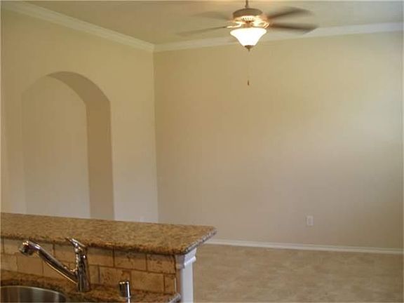 5th image of 319 Bloomhill Pl
