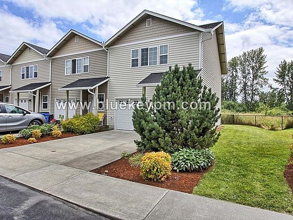 2nd image of 415 NW 22nd Pl #104