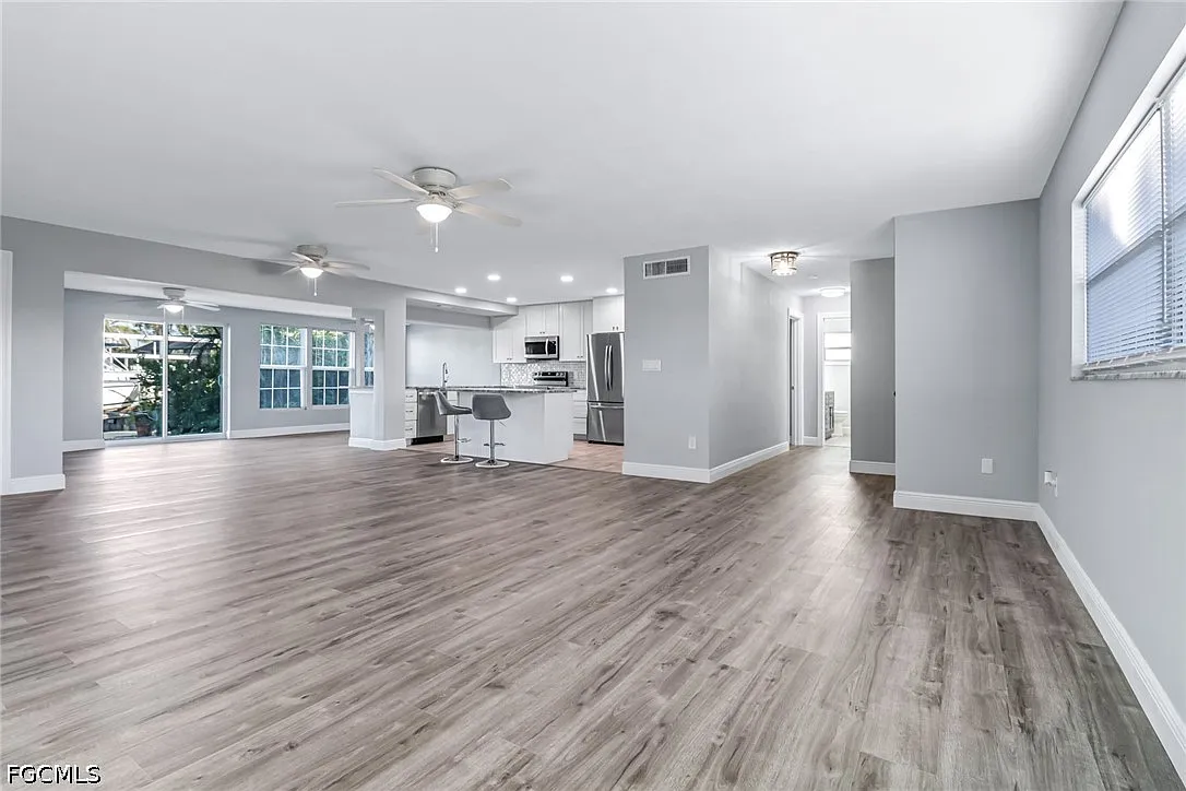3 bed, 2.0 bath, 1618 sqft, $2,200 — Photo 2