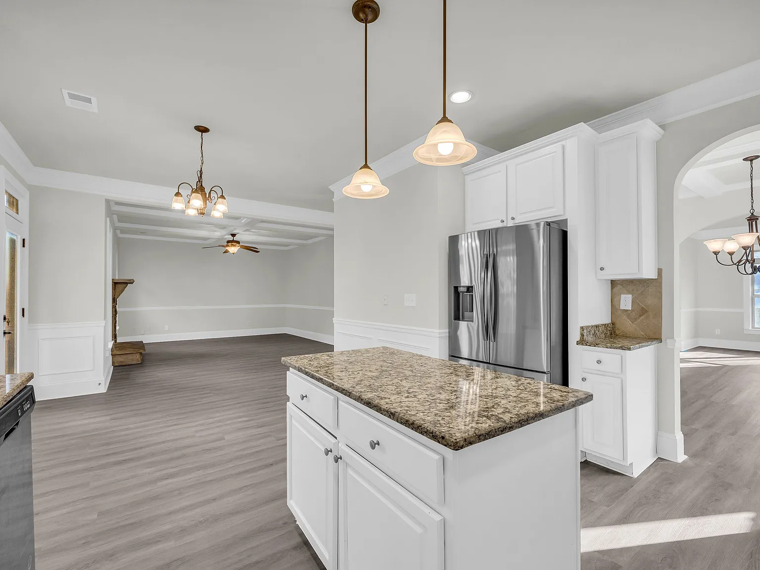 4 bed, 3.0 bath, 2546 sqft, $2,225 — Photo 2