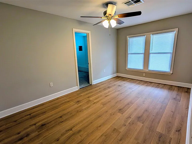 7521 Laredo St — Photo 9