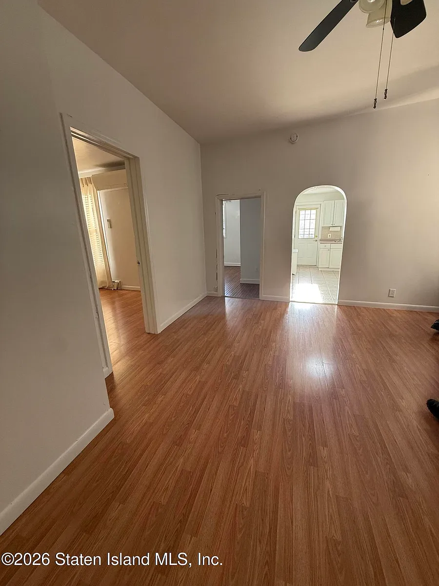 Building Photo - 1204 Bay St #1
