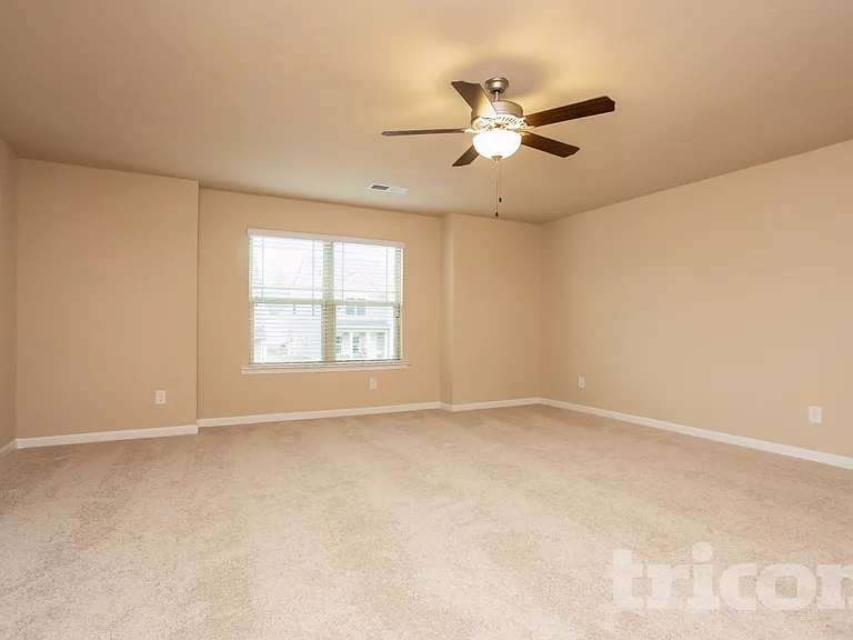 216 Stillwood Dr — Photo 5
