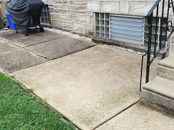 2nd image of 4315 Oakmont St