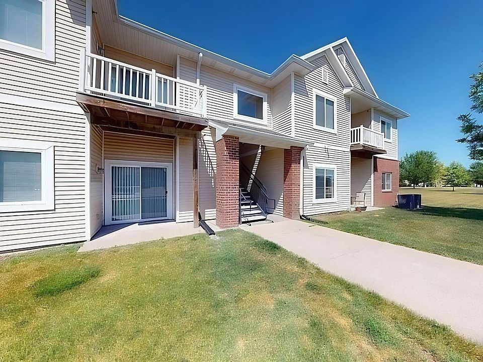 1st image of 1835 SW White Birch Cir Unit 10