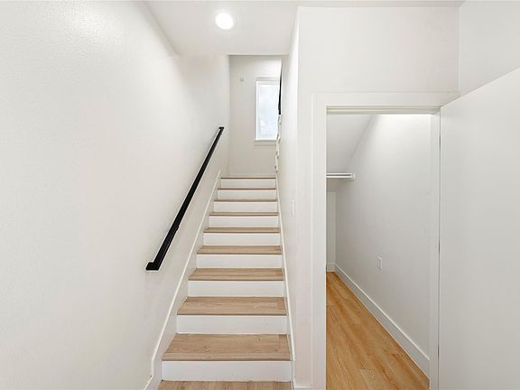 3rd image of 3012 Delano St