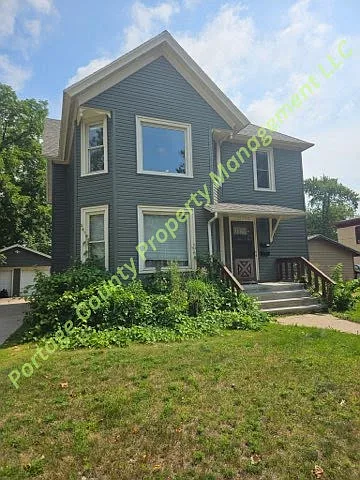 3 bed, 100 sqft, $1,400 — Photo 3