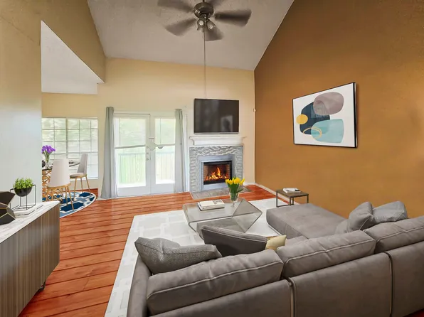 9747 Whitehurst Dr APT 111, Dallas, TX 75243
