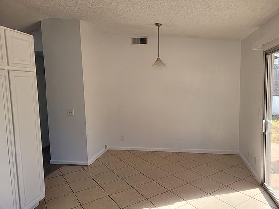 4th image of 10996 Avenida Del Gato