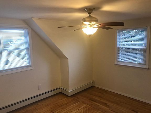 5th image of 1087 Merillon Ave