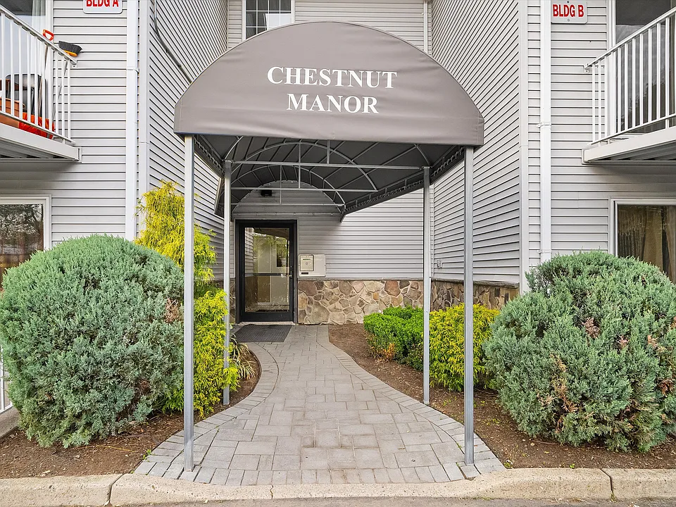 10-12 Chestnut St #202A