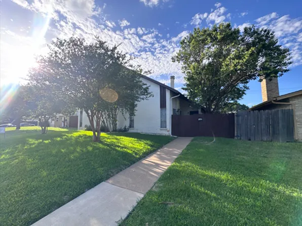 13511 Red Fern Ln, Dallas, TX 75240