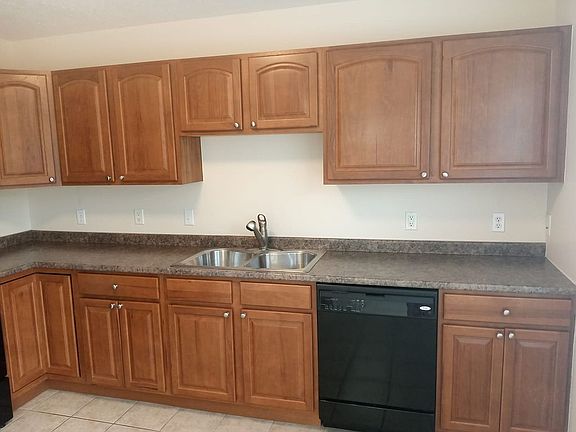 4th image of 380 Tall Oak Blvd