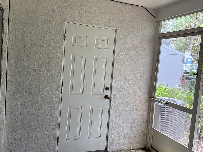 1090 Vineland Pl — Photo 24