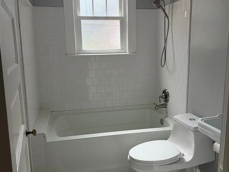 105 Glenview Dr — Photo 12