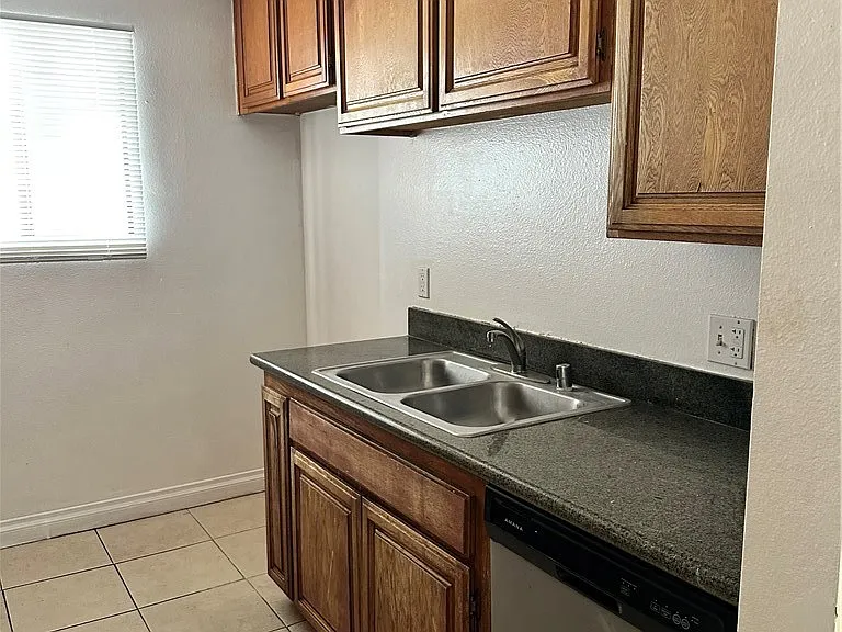 14801 Nordhoff St — Photo 36