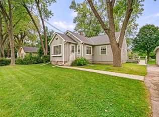 S17W22189 Anoka Ave, Waukesha, WI 53186
