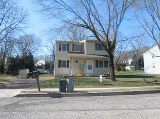 22 Winard Cir, Sellersville, PA 18960