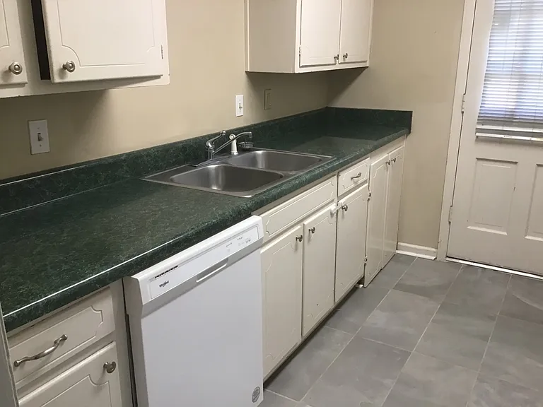 2080 Montreat Cir — Photo 8