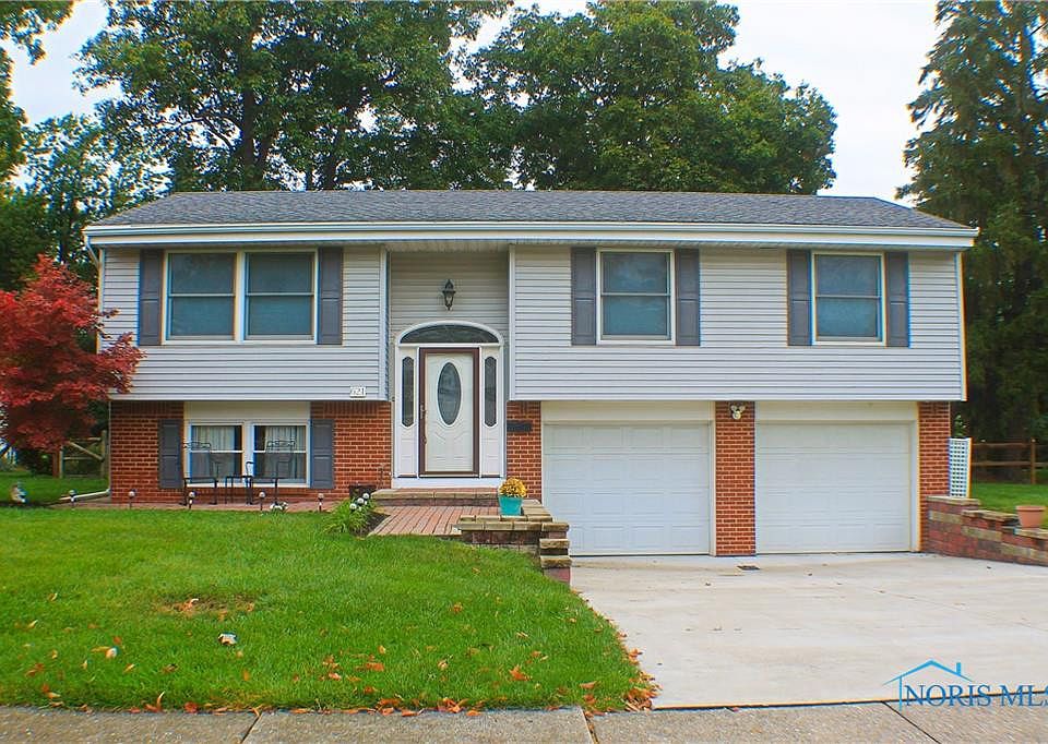 1st image of 621 McIntyre Ln