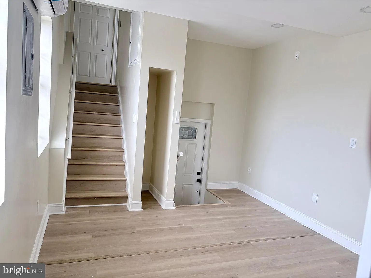 1 bed, 1504 sqft, $1,350 — Photo 4