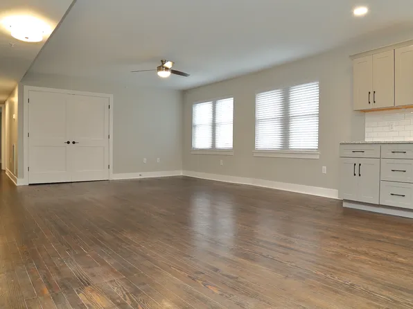 2 S Lime St, Quarryville, PA