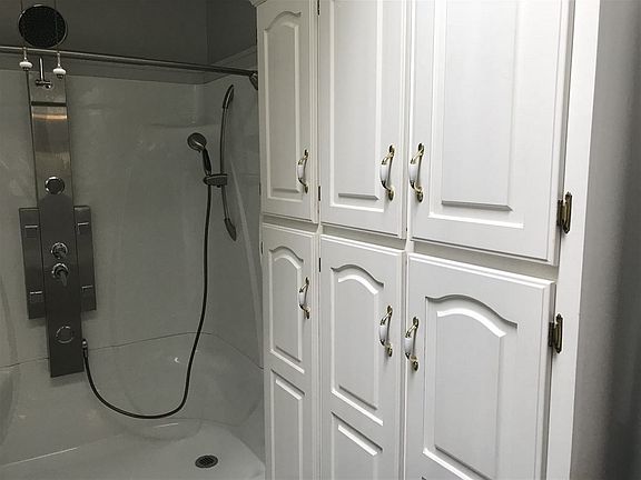 2nd image of 104 Windemere Dr