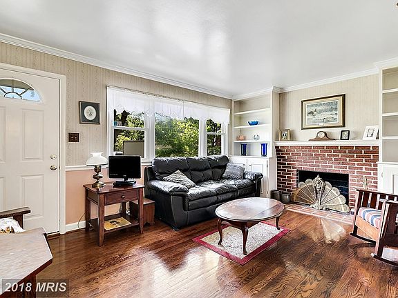 Living Room (Main Level)