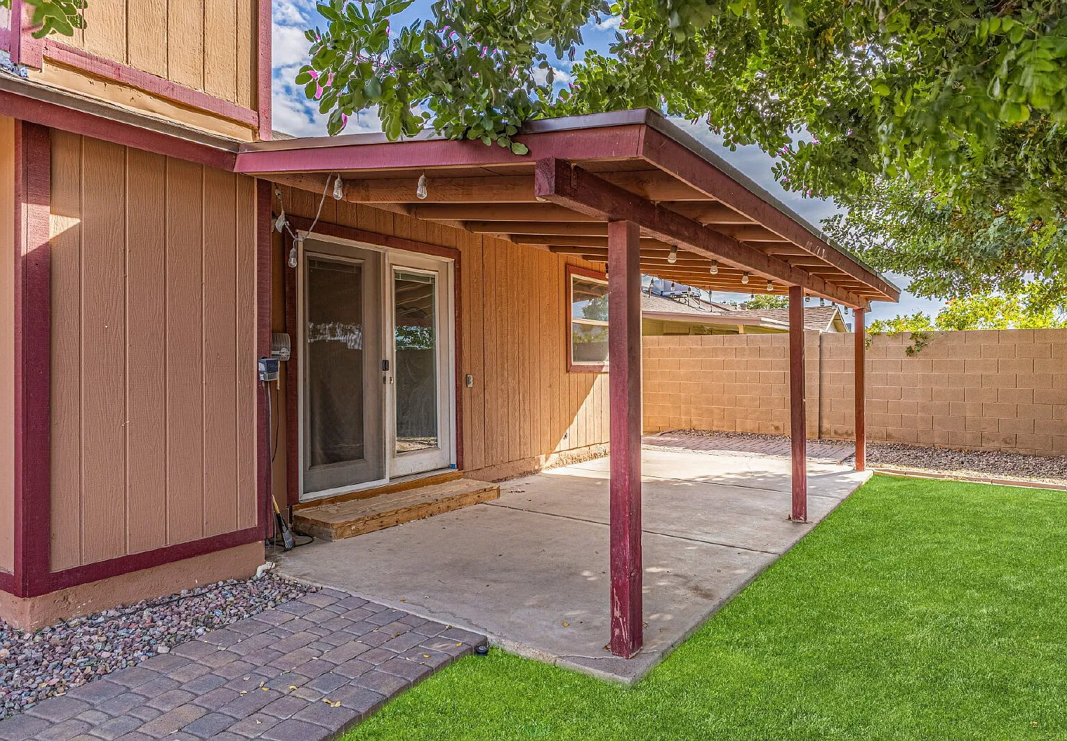 3 bed, 2.0 bath, 1540 sqft, $2,195 — Photo 2