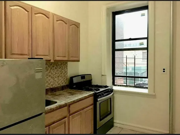 426 Eastern Parkway image 1 of 7