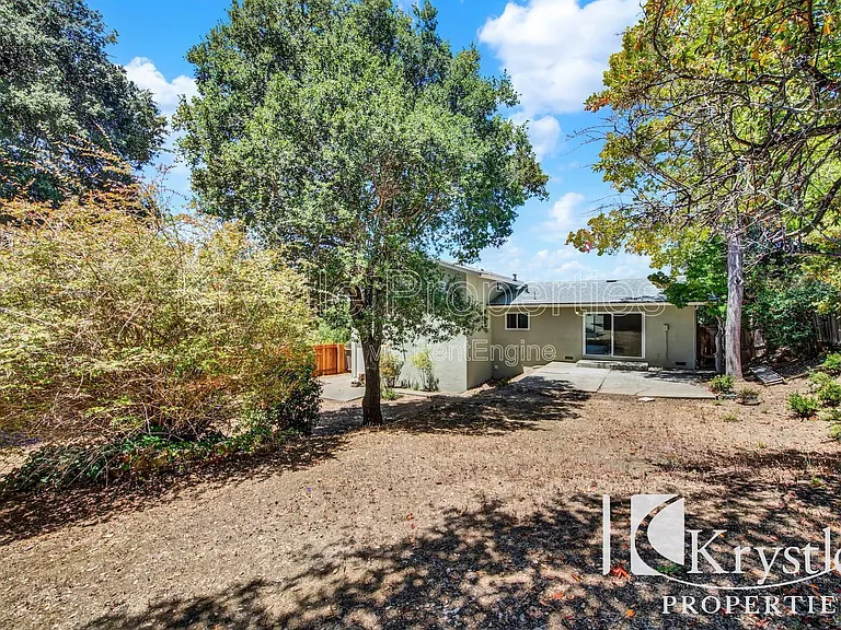 319 Aragon St — Photo 16