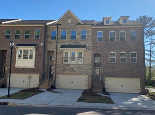 5136 Chesterfield Ln, Dunwoody, GA 30338