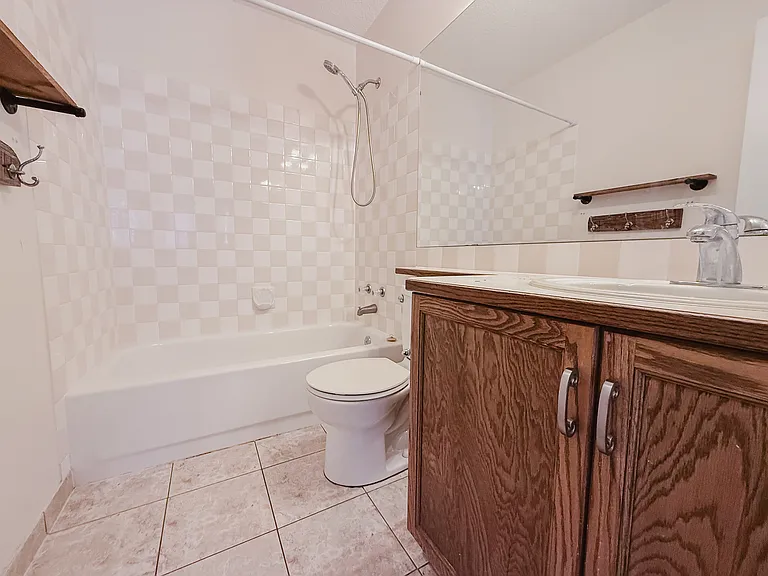 27 Hidden Cres NW — Photo 13
