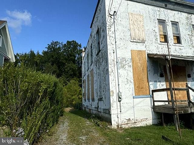 2nd image of 1703 East St