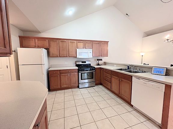 2nd image of 641 Schumann St Unit 25C
