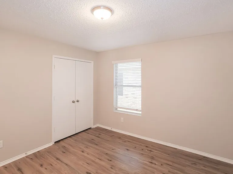 5209 Royal Burgess Dr — Photo 13