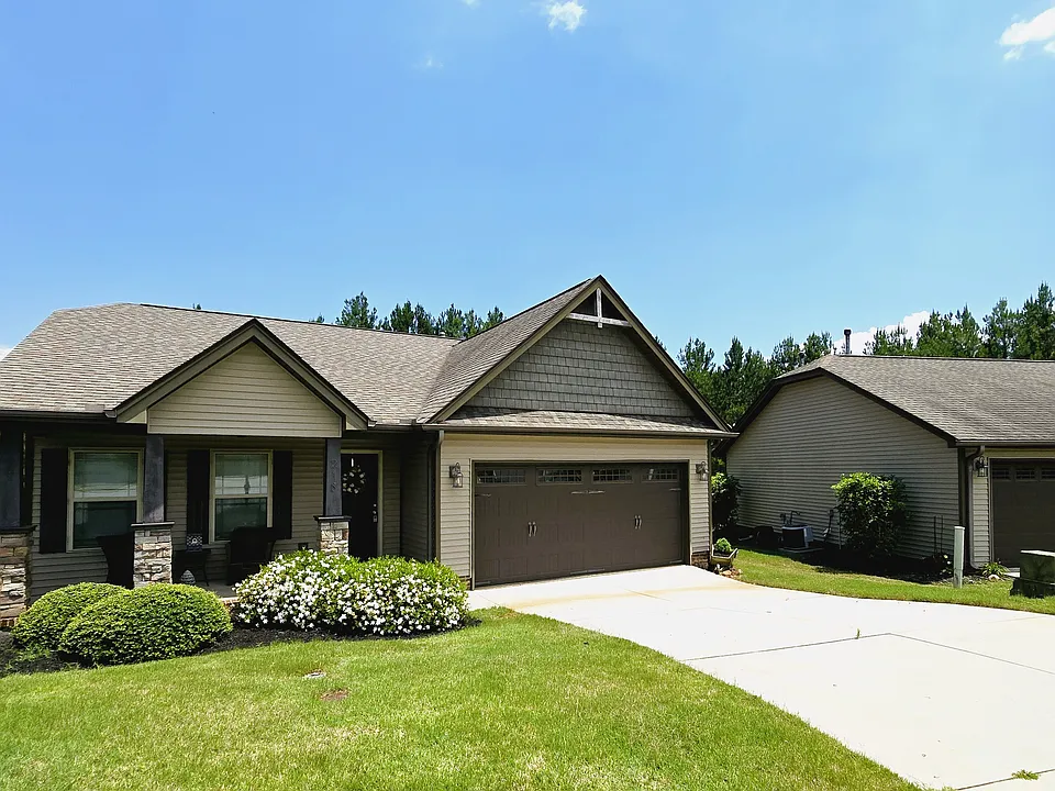218 N Stonegate Dr