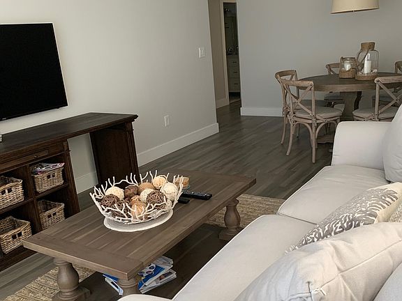 3rd image of 2457 Collins Ave APT 906