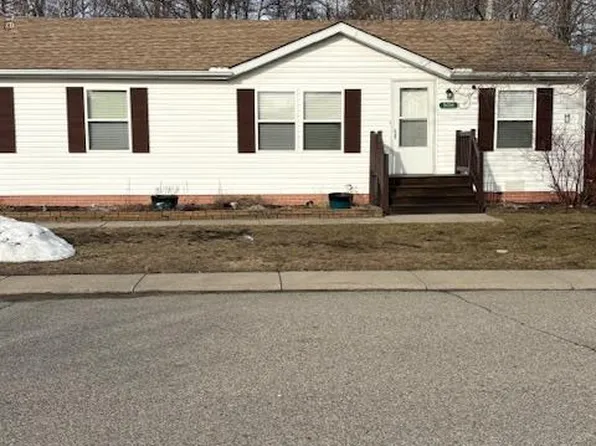 508 Bush Lake Ln, Smiths Creek, MI 48074