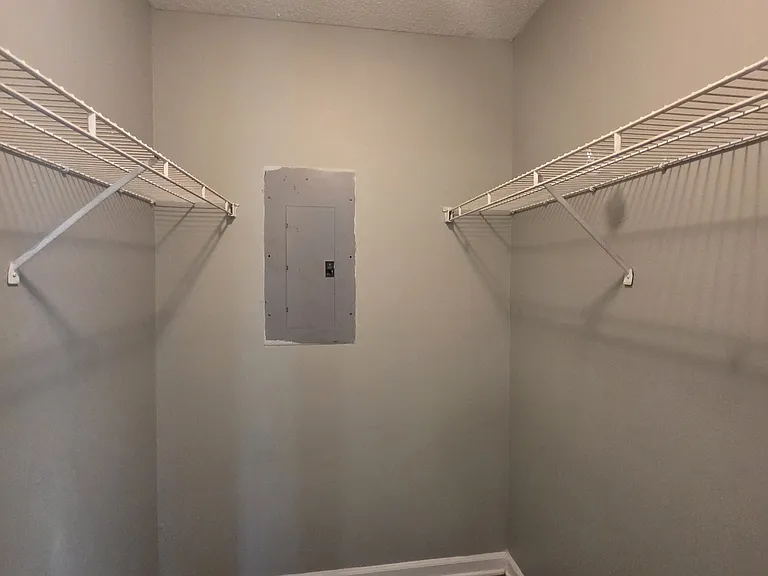 2504 Redvers Ave — Photo 13