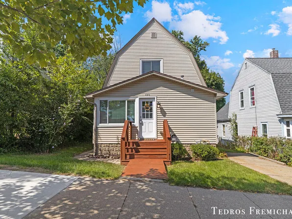 135 Houseman Ave NE, Grand Rapids, MI 49503