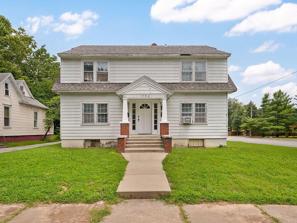 1st image of 1504 N Summit Avenue